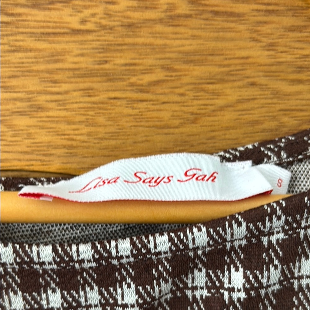 Lisa Says Gah Brown & White Checked Asymmetric Tank - Picture 7 of 8